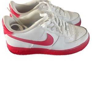🔥NIKE AIR FORCE 1 (GS), size 6y